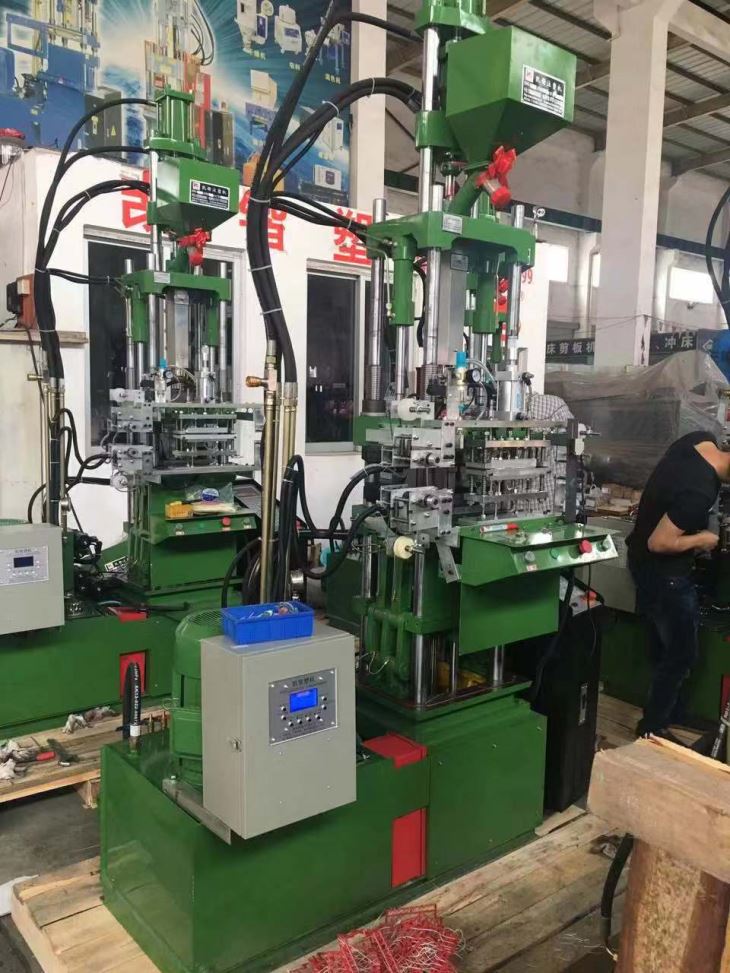 Plastic Single Leg String Hang Tag Molding Machine , 20-40 Cavities